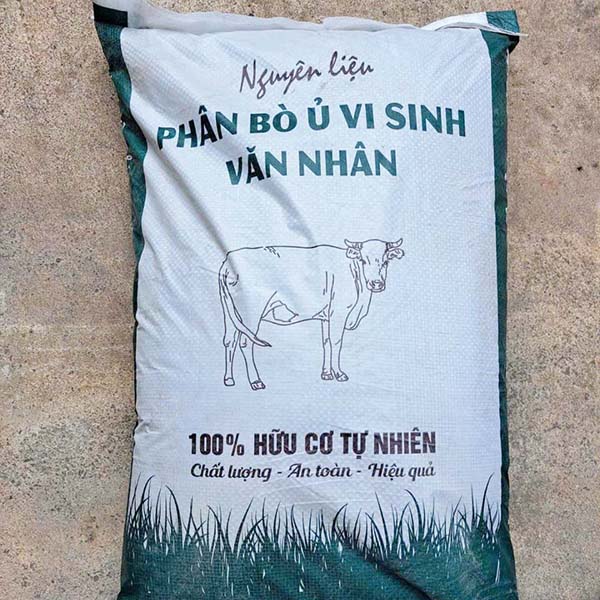 Phân bò và phân gà vi sinh